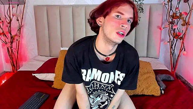 danny rios20 online show from December 3, 1:09 pm