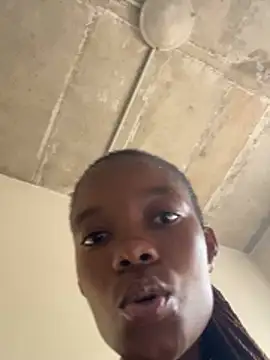 Snapshot of prettydollyy chatting on February 27, 7:41 am prettydollyy online show from February 27, 7:41 am