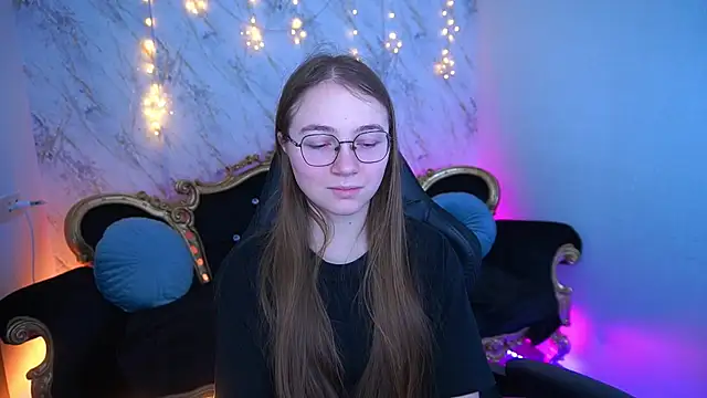 ArrinaWairr online show from February 5, 8:41 am