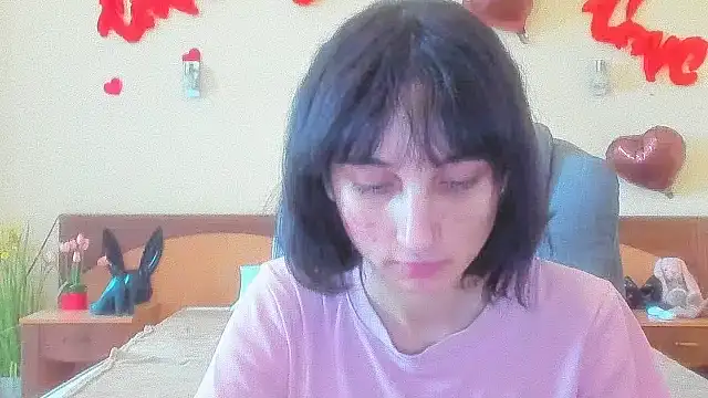 Snapshot of Marri-Stella chatting on October 13, 7:52 am Marri-Stella online show from October 13, 7:52 am