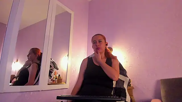 VidiaStons online show from March 23, 8:02 pm