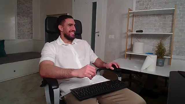 IvanHydee online show from November 27, 5:42 am