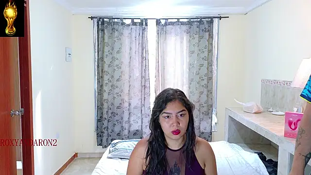 RoxyandAron2 online show from June 21, 1:13 pm