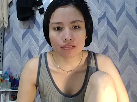 Snapshot of UrKitty_lover18 chatting on February 23, 7:11 pm UrKitty lover18 online show from February 23, 7:11 pm