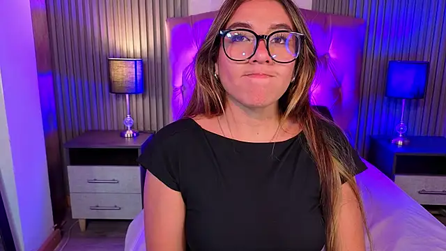 Bonnali lune online show from April 8, 9:04 pm