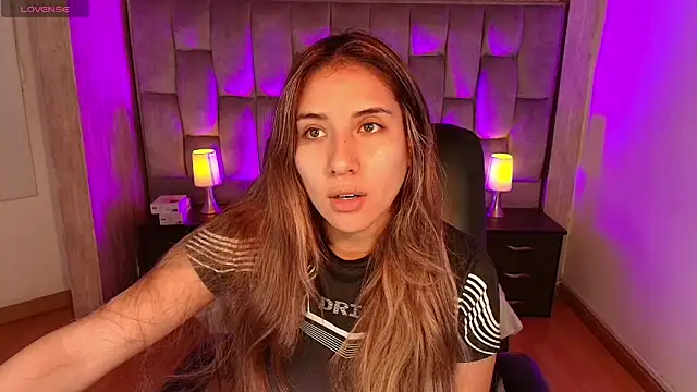 Bonnali lune online show from April 13, 10:04 pm