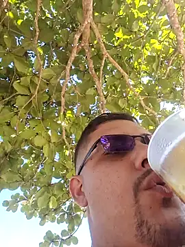 Snapshot of feehzungi0000 chatting on November 29, 5:49 pm feehzungi0000 online show from November 29, 5:49 pm