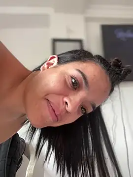 Snapshot of JuanitaMore01 chatting on October 20, 8:20 pm JuanitaMore01 online show from October 20, 8:20 pm
