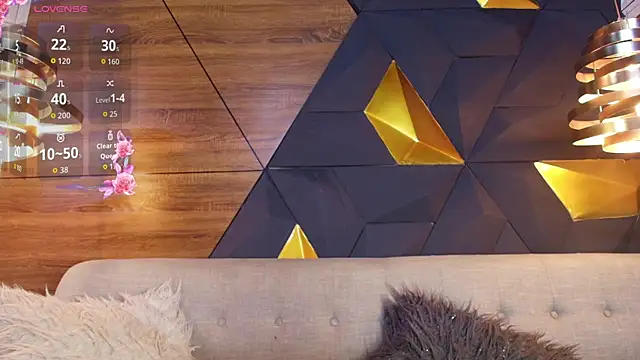 ly lulu online show from April 1, 11:11 am