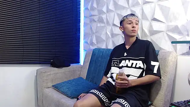 Isaac tan online show from October 9, 3:48 am