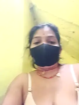 Snapshot of Samiya-143 chatting on February 5, 6:23 pm Samiya-143 online show from February 5, 6:23 pm