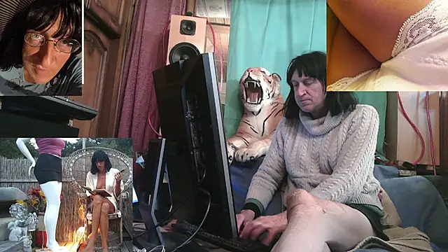 Snapshot of SissiDomination chatting on February 3, 2:53 am SissiDomination online show from February 3, 2:53 am