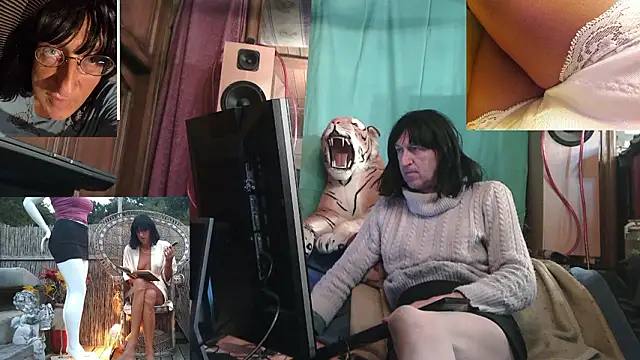 Snapshot of SissiDomination chatting on February 3, 7:41 pm SissiDomination online show from February 3, 7:41 pm