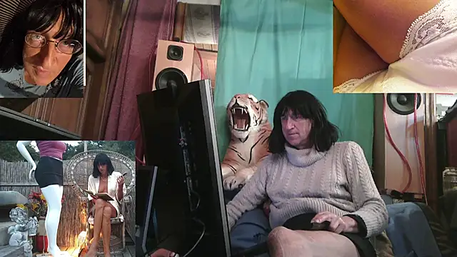 Snapshot of SissiDomination chatting on February 6, 8:01 pm SissiDomination online show from February 6, 8:01 pm