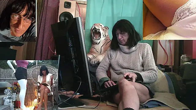 Snapshot of SissiDomination chatting on February 12, 6:03 pm SissiDomination online show from February 12, 6:03 pm