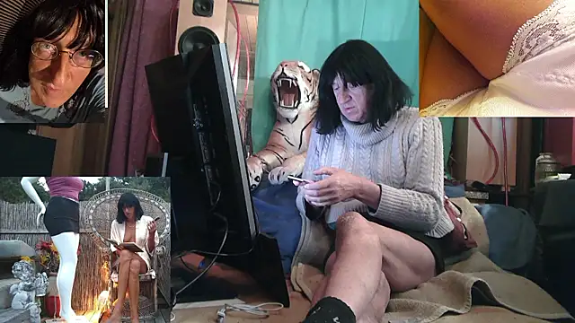 Snapshot of SissiDomination chatting on February 14, 6:04 pm SissiDomination online show from February 14, 6:04 pm