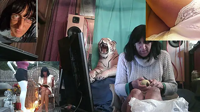 Snapshot of SissiDomination chatting on February 27, 1:38 am SissiDomination online show from February 27, 1:38 am