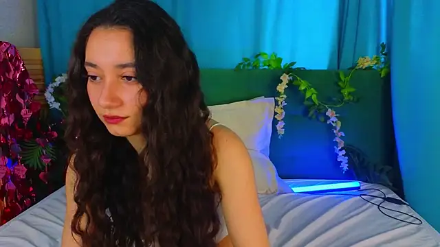 Snapshot of BettyMaldonado chatting on March 4, 6:19 am BettyMaldonado online show from March 4, 6:19 am