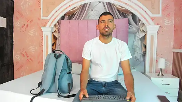 magnus serket online show from January 7, 11:45 am