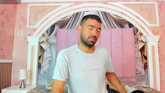 magnus serket online show from January 12, 12:10 pm