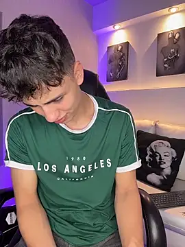 AdrianRinaldi online show from March 31, 8:09 pm