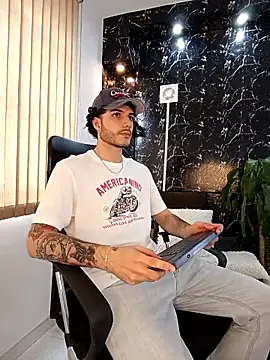 Rafael Mendezz online show from March 26, 8:36 pm