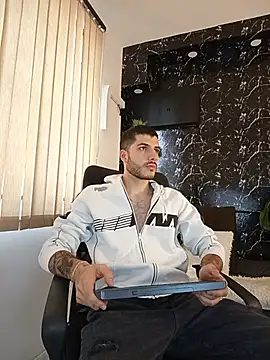 Snapshot of Rafael_Mendezz chatting on June 23, 7:45 pm Rafael Mendezz online show from June 23, 7:45 pm