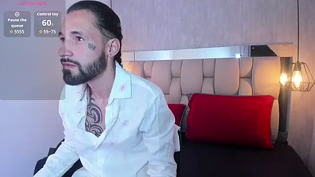 Hisoka 011 online show from February 7, 8:01 pm