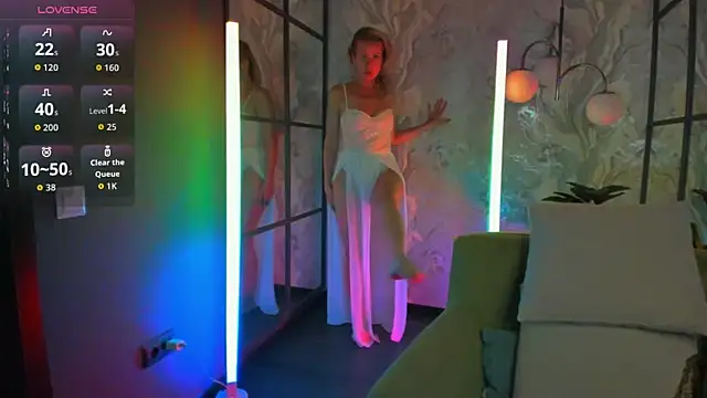 Snapshot of Julia_Giulia chatting on July 18, 9:51 pm Julia Giulia online show from July 18, 9:51 pm