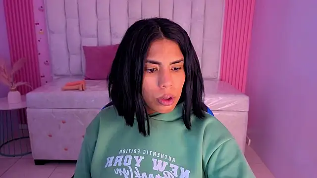 ambar fox s online show from April 10, 8:02 pm