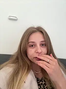 BabyAnais online show from April 21, 9:26 am