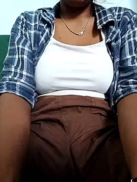 Snapshot of kissujaan chatting on October 9, 4:10 am kissujaan online show from October 9, 4:10 am