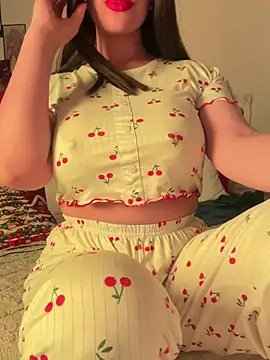 Snapshot of OnlyRima chatting on February 3, 10:15 pm OnlyRima online show from February 3, 10:15 pm