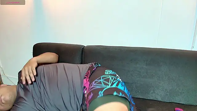 naomi campbel  online show from February 4, 8:25 pm