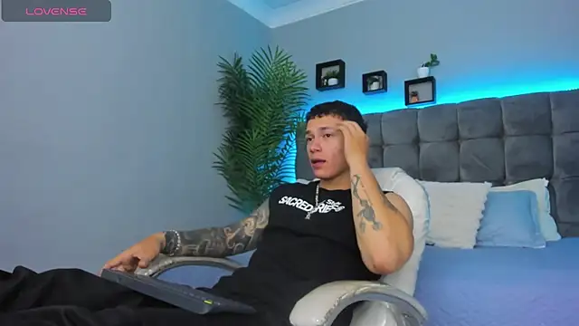 Thomas moon online show from February 28, 1:23 pm