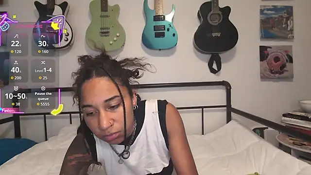 onlystrings online show from May 26, 11:56 pm
