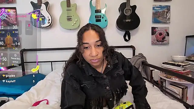 onlystrings online show from May 27, 10:07 pm