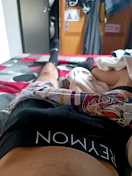 Snapshot of LatinHeatX chatting on October 29, 4:20 pm LatinHeatX online show from October 29, 4:20 pm