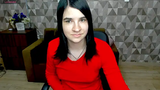 Snapshot of SilviaRosse chatting on May 5, 11:18 am SilviaRosse online show from May 5, 11:18 am