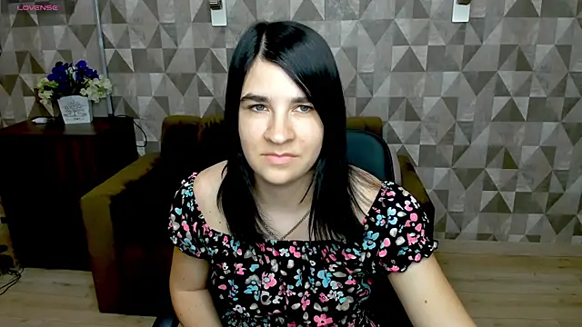 Snapshot of SilviaRosse chatting on May 11, 11:05 am SilviaRosse online show from May 11, 11:05 am