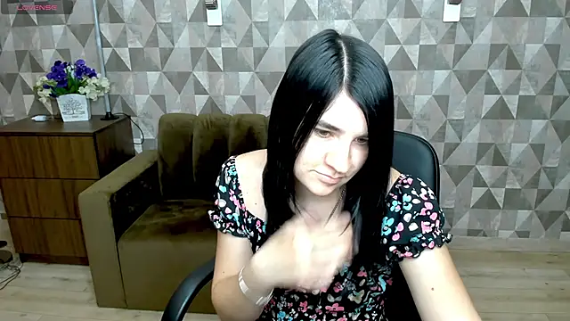 Snapshot of SilviaRosse chatting on May 11, 4:04 pm SilviaRosse online show from May 11, 4:04 pm