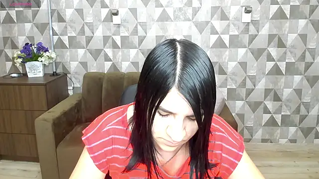 Snapshot of SilviaRosse chatting on May 27, 11:29 am SilviaRosse online show from May 27, 11:29 am