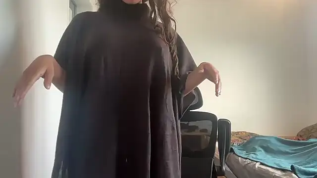 Daphnebby online show from October 2, 8:43 am