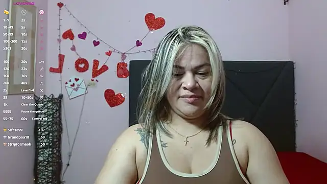 Snapshot of pamela_echeverria chatting on June 3, 11:13 am pamela echeverria online show from June 3, 11:13 am