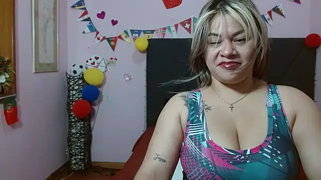 Snapshot of pamela_echeverria chatting on July 1, 11:23 am pamela echeverria online show from July 1, 11:23 am