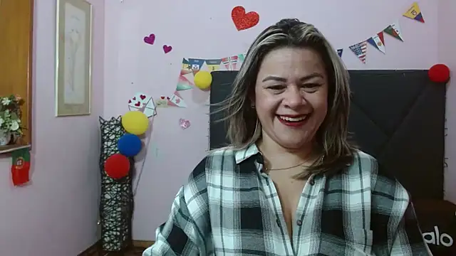 Snapshot of pamela_echeverria chatting on July 8, 11:15 am pamela echeverria online show from July 8, 11:15 am