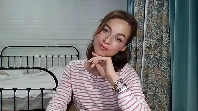 Snapshot of Niravyn_ chatting on September 10, 5:40 am Niravyn online show from September 10, 5:40 am