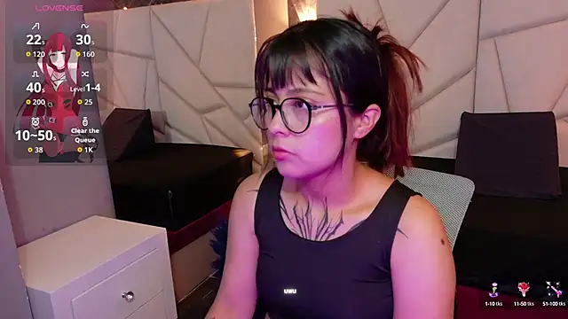 sophiaa 7 online show from October 12, 12:04 pm