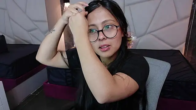 sophiaa 7 online show from January 19, 11:25 am