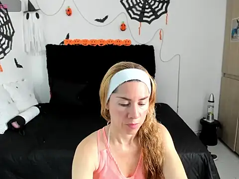 angie blondies online show from October 20, 2:39 pm